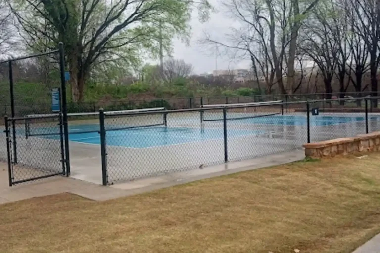 Outdoor pickleball court view of Pearl Street Park in Charlotte, NC.